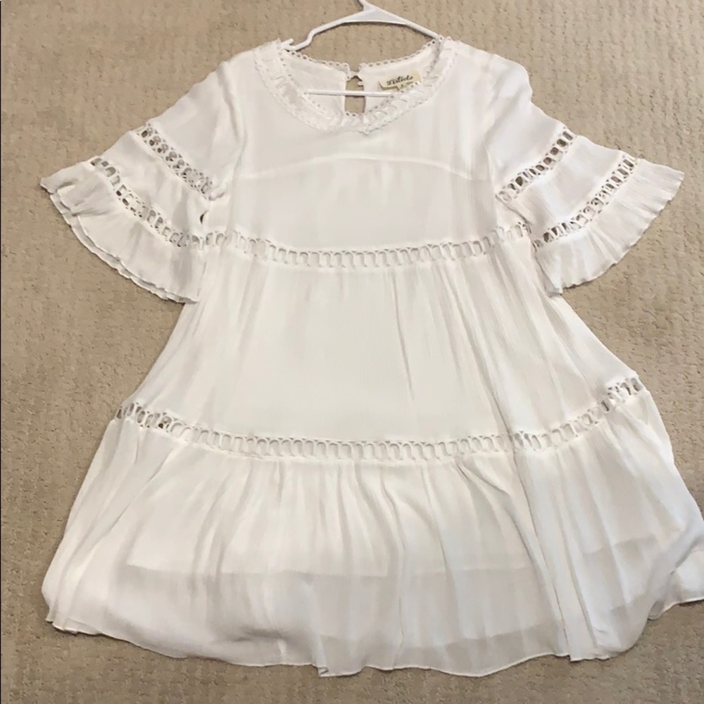 Listicle white koni dress